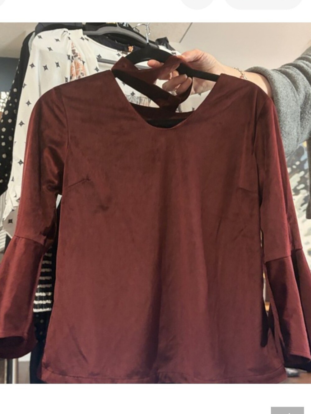 👒Vibe tiered long sleeved velour v neck top with neck fastener detailing